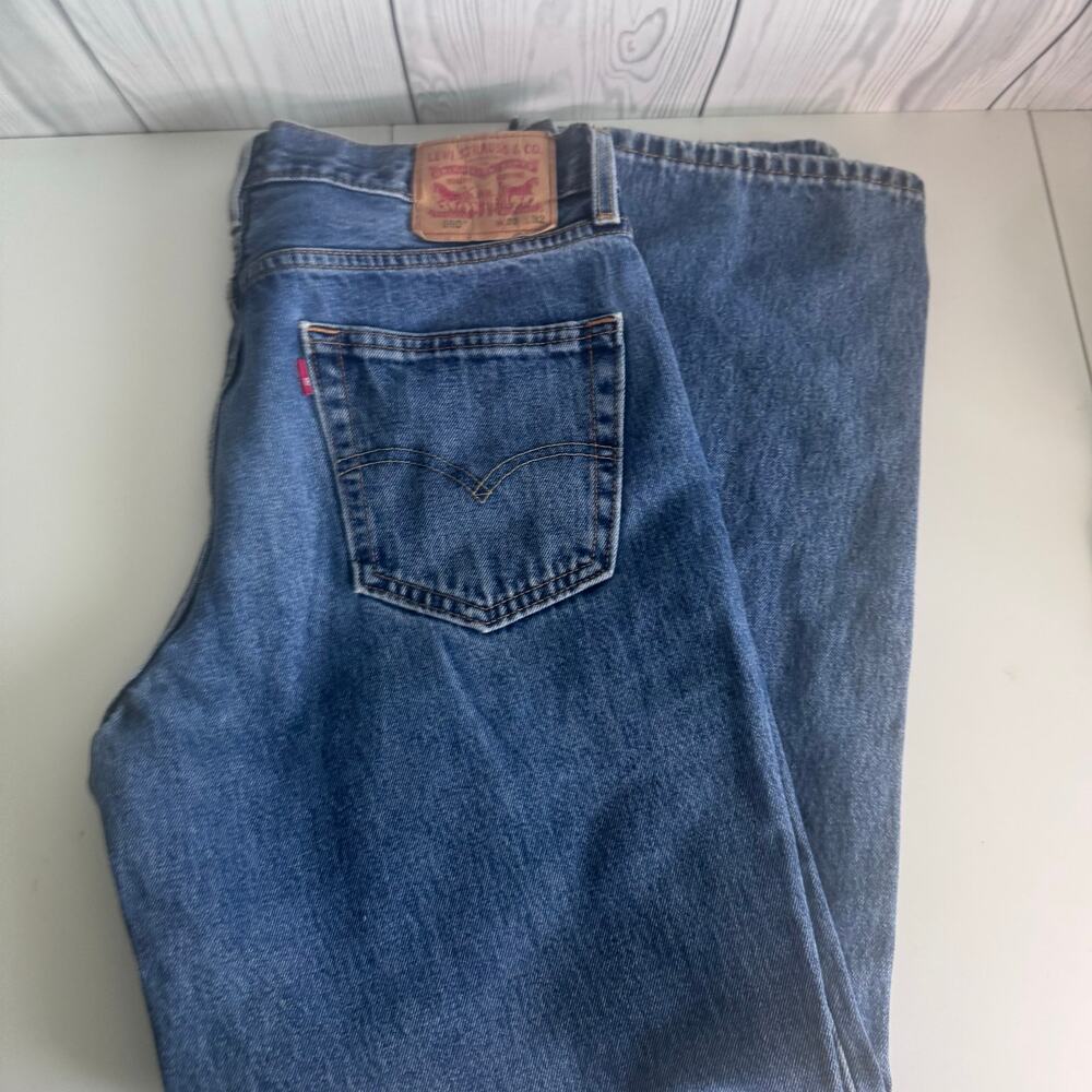 Levis 550 Jeans Relaxed Fit Men's 33x32  Blue Denim Med Wash